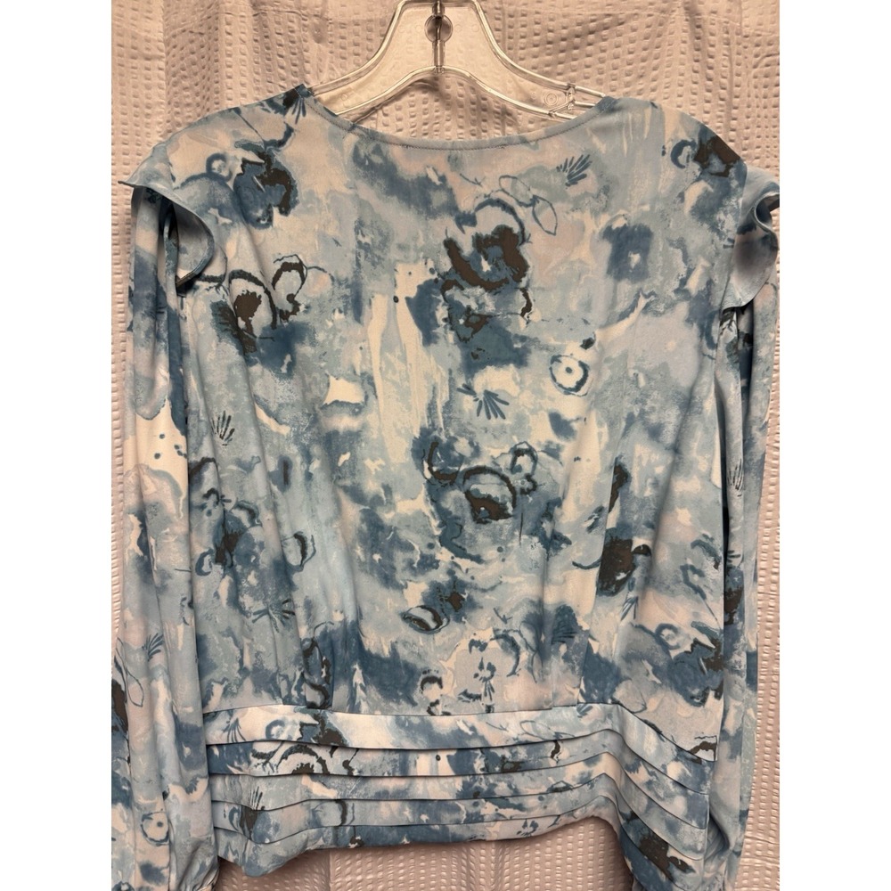 White House Black Market Banded Bottom Blouse Ruffle Shoulder Watercolor‎ Sz 14 - Picture 12 of 13
